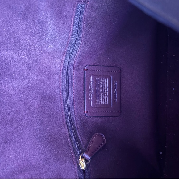 Classic Coach Crossbody Handbag - Picture 11 of 13